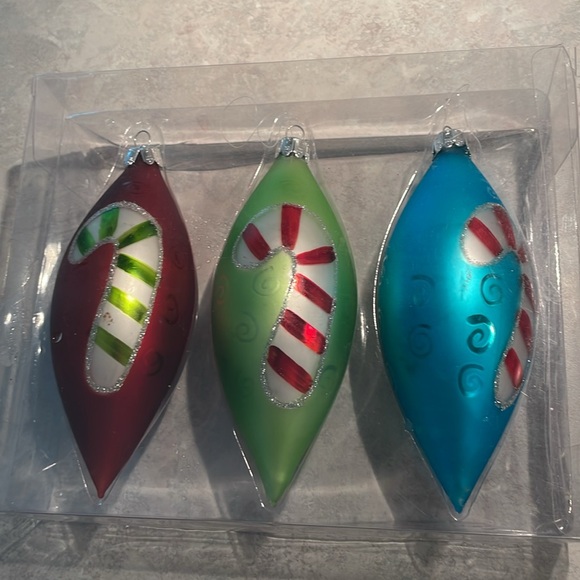 NWT The Paper Store towels & Christmas ornaments - Picture 6 of 7